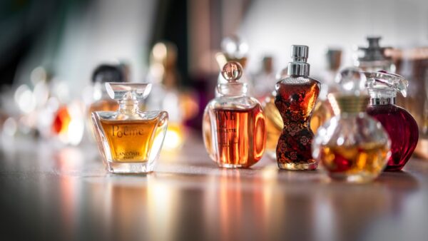 Alerte tendance : pourquoi les parfums salés détrônent les fragrances fruitées cette année !