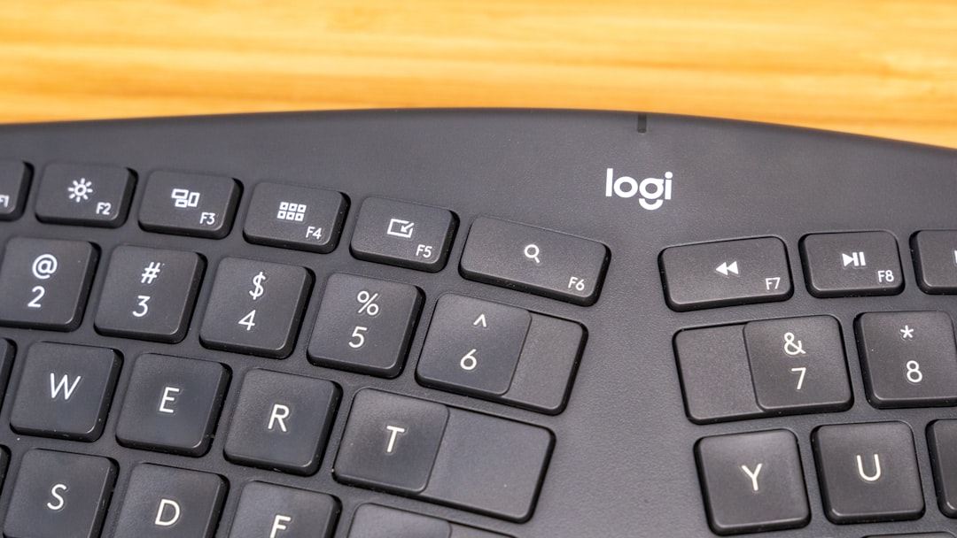 Ce clavier sans fil Logitech, idéal pour contrôler son PC depuis son canapé, coûte moins de 25 €