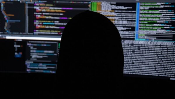 Des hackers iraniens font tomber une centrale électrique au Royaume-Uni : ce que l’on sait de la cyberattaque