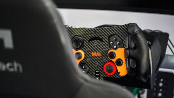 Meilleur cockpit simracing en 2026 : le guide complet volants, châssis et pédaliers (PC, PS5, Xbox)