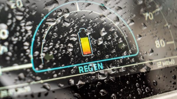 Autonomie boostée et recharge rapide en série à 24 990 € : la Renault 5 réussit sa rentrée