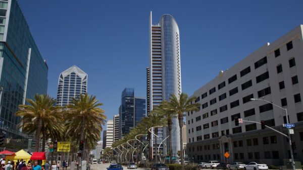 Memecoins et politique : La Californie interdit aux élus de créer leur cryptomonnaie