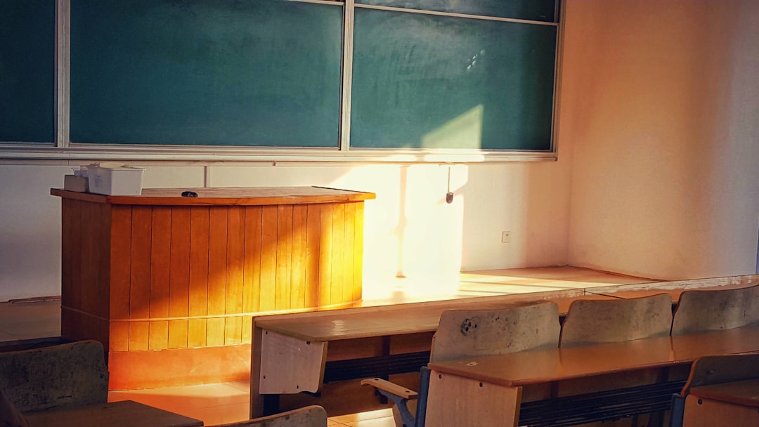 Rentrée scolaire : congé de naissance, pénurie de profs… pourquoi l’Éducation nationale dépend toujours plus des contractuels