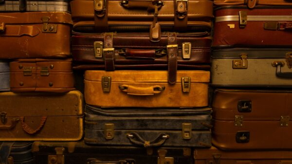 Sacs de voyage 48h : notre sélection de bagages bleus pour s’échapper avec style dès le premier week-end