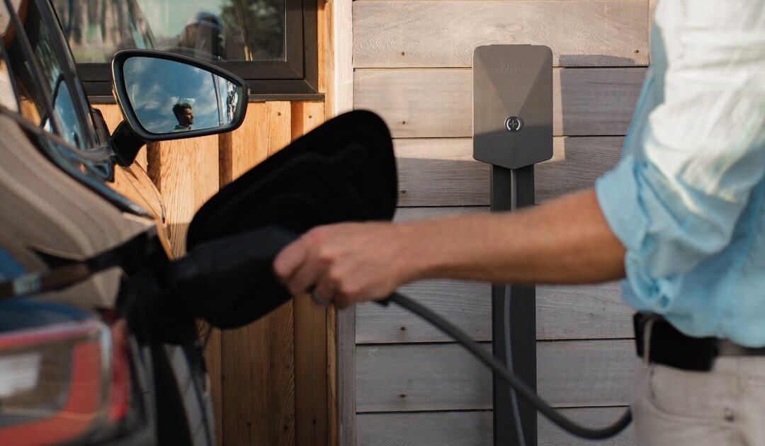 Borne de recharge à domicile : ce que la règle électrique française impose vraiment à votre installation