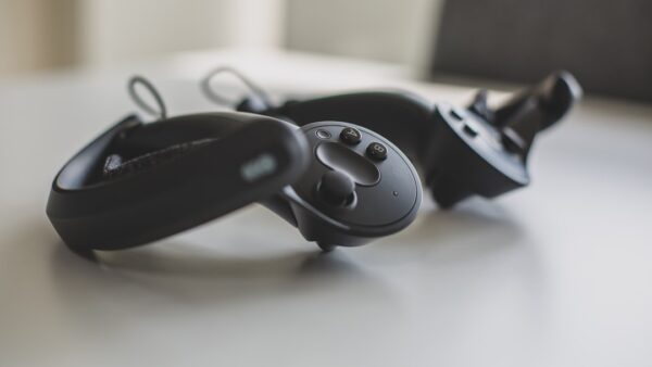 HTC Vive dévoile les lunettes connectées Vive Eagle : IA, caméra 3K et priorité au respect de la vie privée