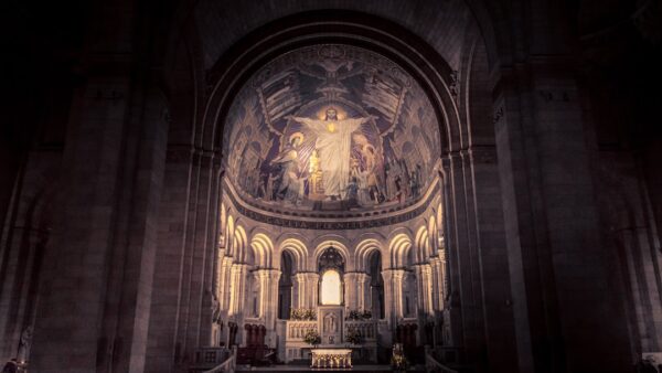 L’Église catholique se « démasculinise » : ces pionnières qui brisent le plafond de verre au cœur du Vatican