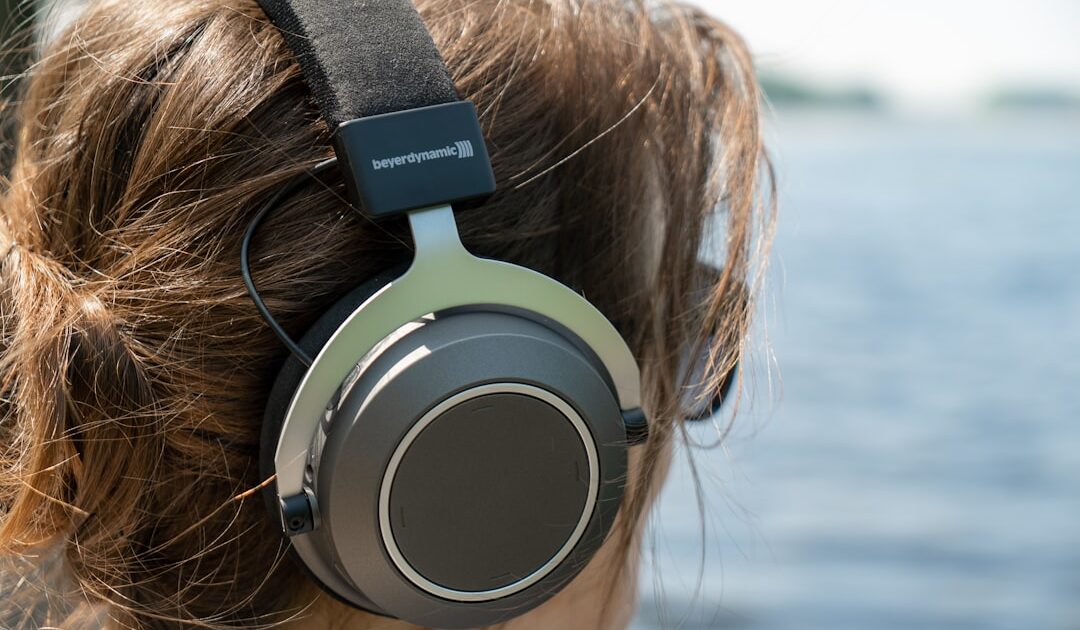 Beyerdynamic Aventho Y : un casque sans fil pensé pour durer, avec batterie et coussinets remplaçables
