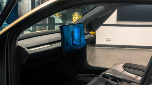 Cybercab, le taxi en or d’Elon Musk va-t-il concurrencer nos VTC en France ?