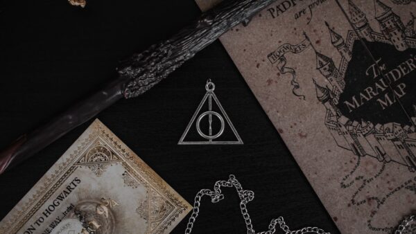 J’ai vu Warlock, et Hogwarts Legacy ferait bien de s’en inspirer
