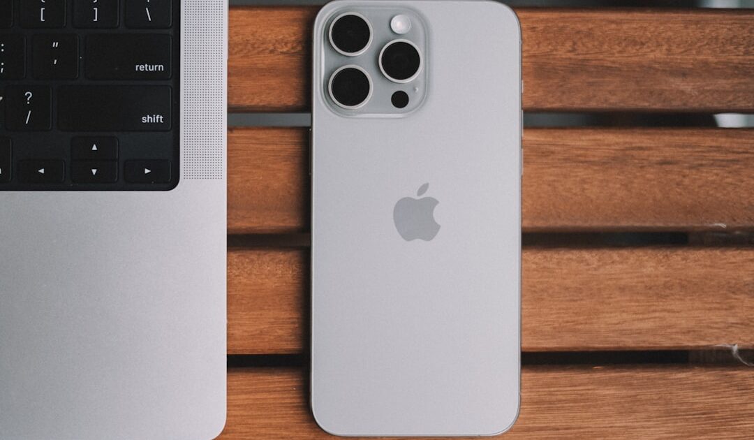 Nouveau patron, iPhone pliable, Mac tactile : pourquoi cette keynote Apple compte