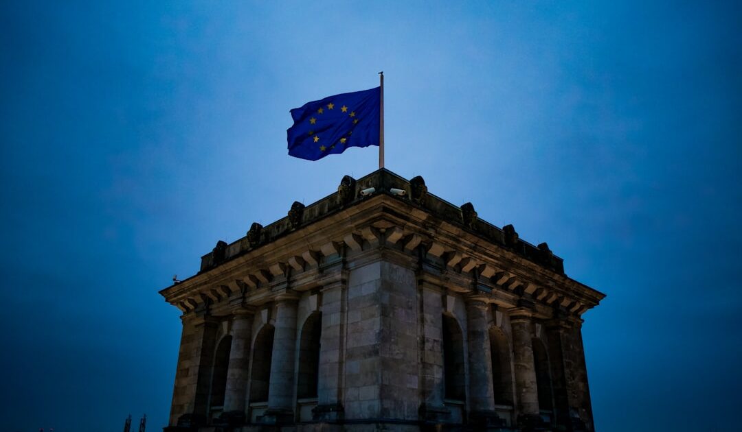 Réseaux sociaux : Macron veut une interdiction européenne pour les moins de 15 ans