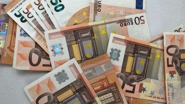 De 1 760 à 2 210 euros avec un bac + 5 : voici ce que gagnent vraiment les diplômés de l’université selon leur filière
