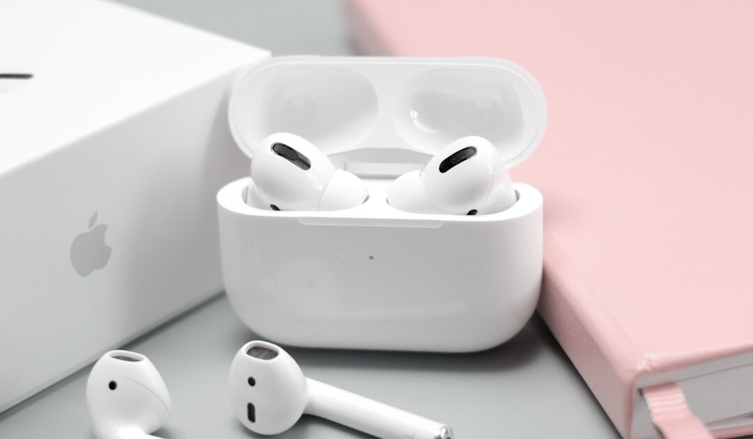 Apple officialise les AirPods 5 : deux versions avec réduction de bruit