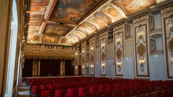 « Une grande salle de réunion tout au plus » : François Hollande a trouvé ses nouveaux locaux de campagne, à Paris