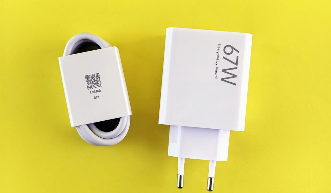 Ce chargeur de 100 W avec trois ports de charge chute sous les 30 euros lors des French Days