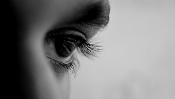 Votre perception visuelle se propage à travers le cerveau comme une vague : ce que révèle une expérience sans capteur