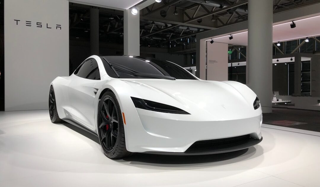 Tesla Roadster : rendez-vous le 1er octobre, neuf ans après la promesse