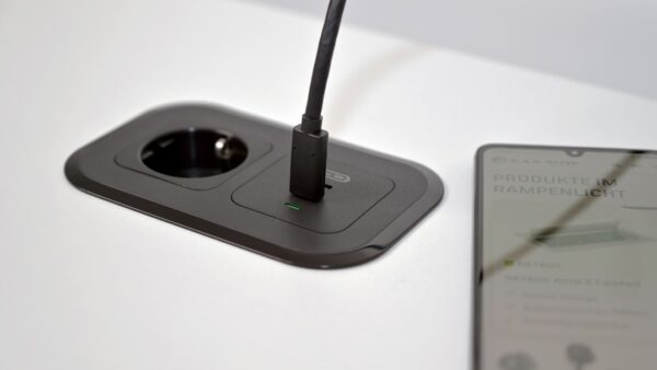 Ce chargeur à induction 2-en-1 est à moitié prix sur à Amazon pendant les French Days