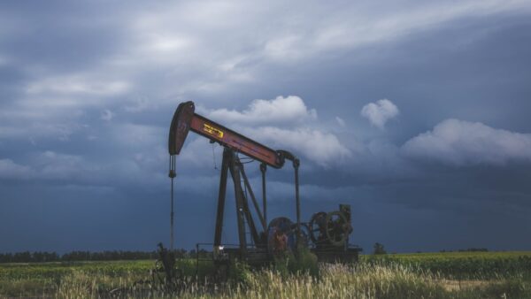 Le pétrole atteint 108 dollars après le report des discussions entre pays du Golfe et l’Iran