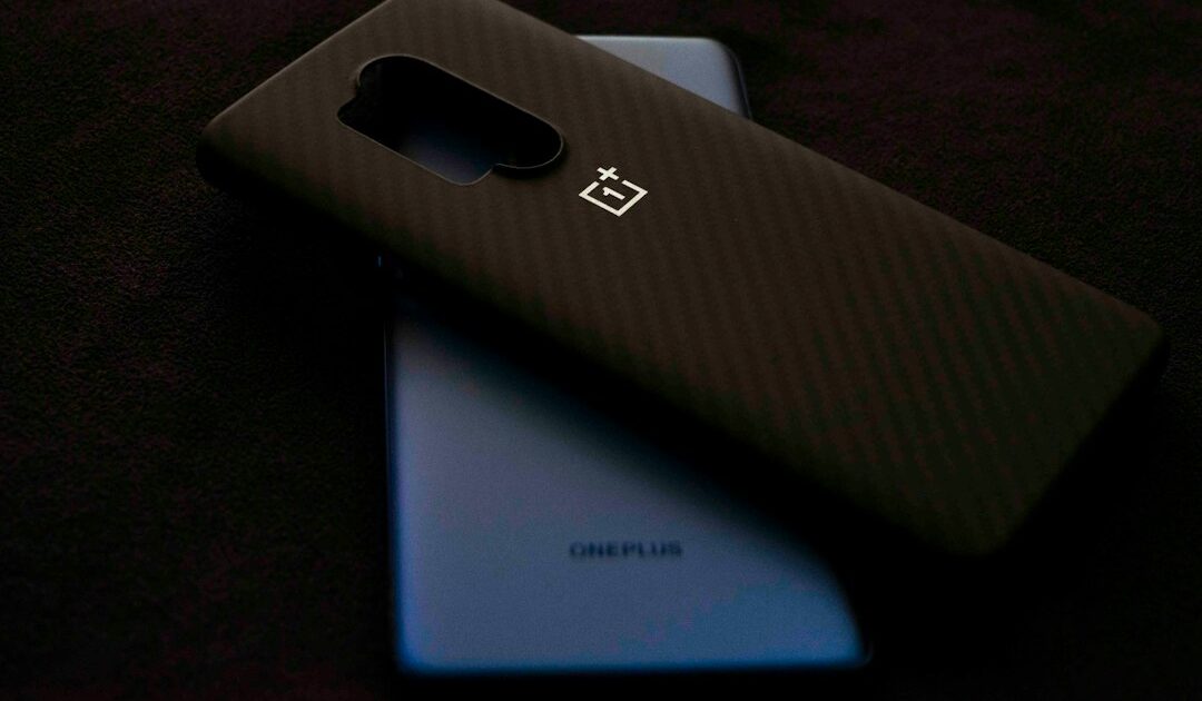 Le OnePlus 15 (512 Go) voit son prix s’écraser : Apple, Google et Samsung sont KO 🥊