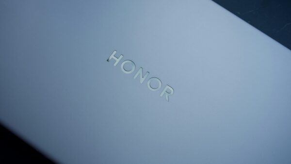 HONOR vide le stock coûte que coûte : à -40%, le Magic 8 Pro se vend par camions 🚛