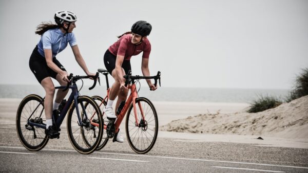 Le guide ultime du cycliste 2.0 : bien équiper son vélo électrique en 2026