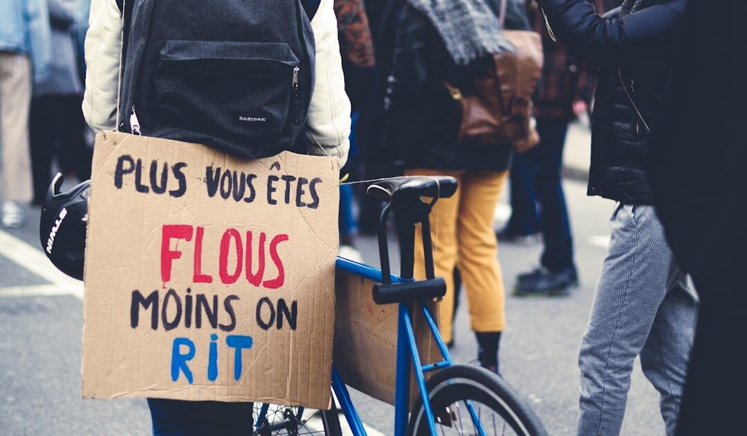 Plus besoin de tout trimballer : cette sacoche française à 90 € intègre son propre antivol