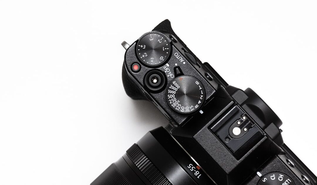 Un appareil photo Fujifilm de poche, mais avec de vraies commandes et un écran