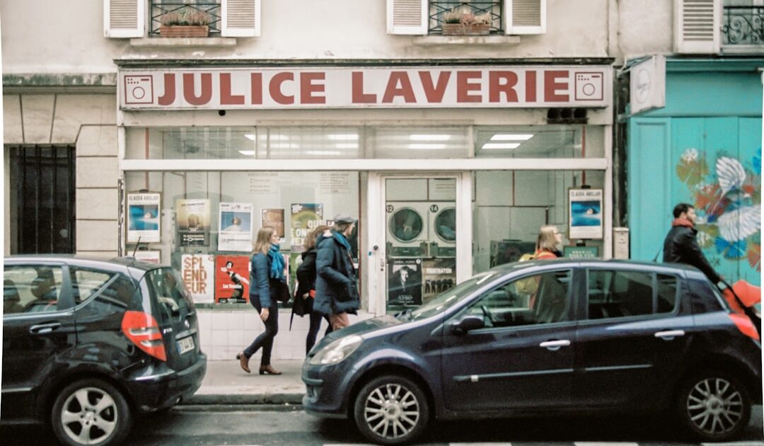 « Les entreprises croient en leur avenir mais freinent les recrutements » : le surprenant paradoxe de la rentrée