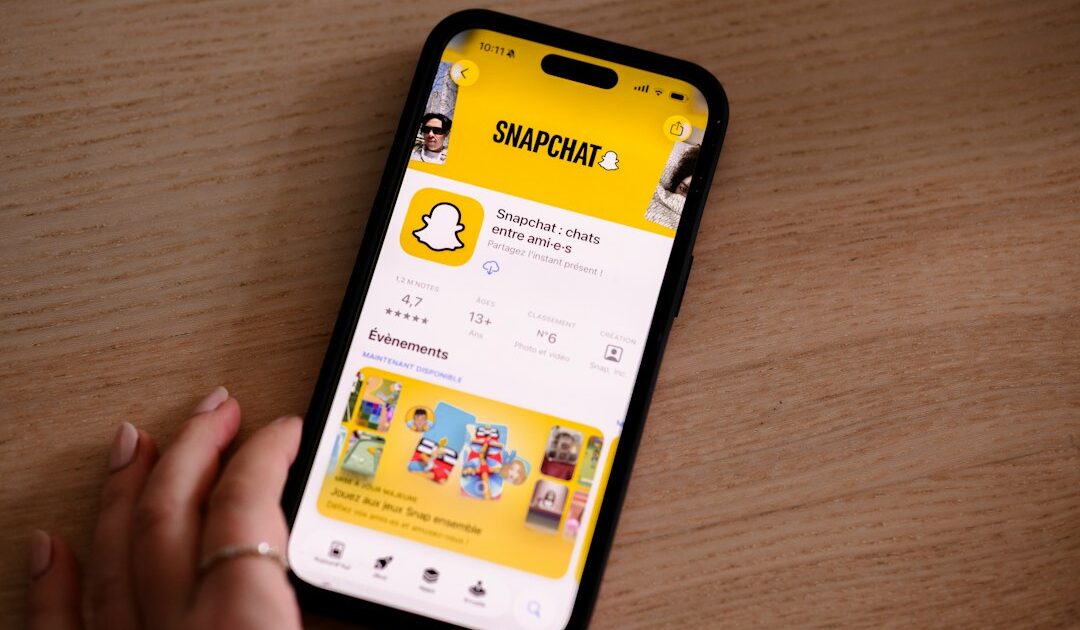 Snapchat lance ses lunettes connectées IA en France, avec un forfait Orange