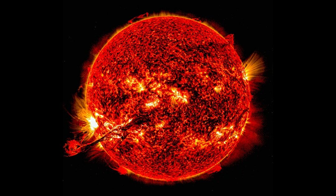 À 10 milliards de km du Soleil, cette sonde aux portes de l’espace interstellaire est menacée au pire moment