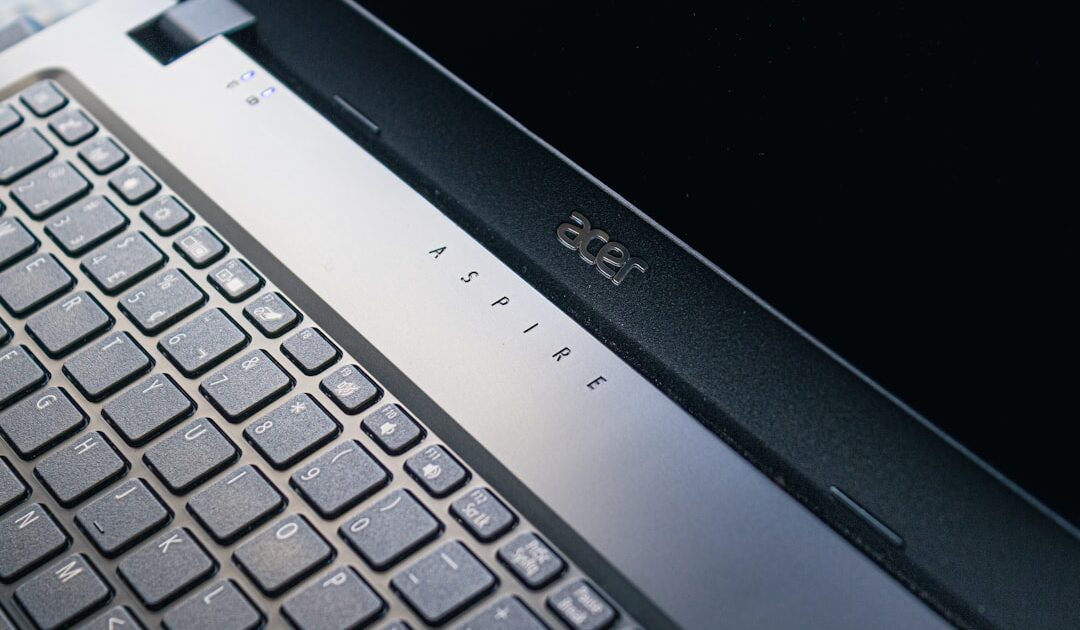 Cet ultrabook d’Acer (Intel Core 5, 16 Go de RAM), avec une sacoche et une souris offertes, est dispo pour 200 € de moins