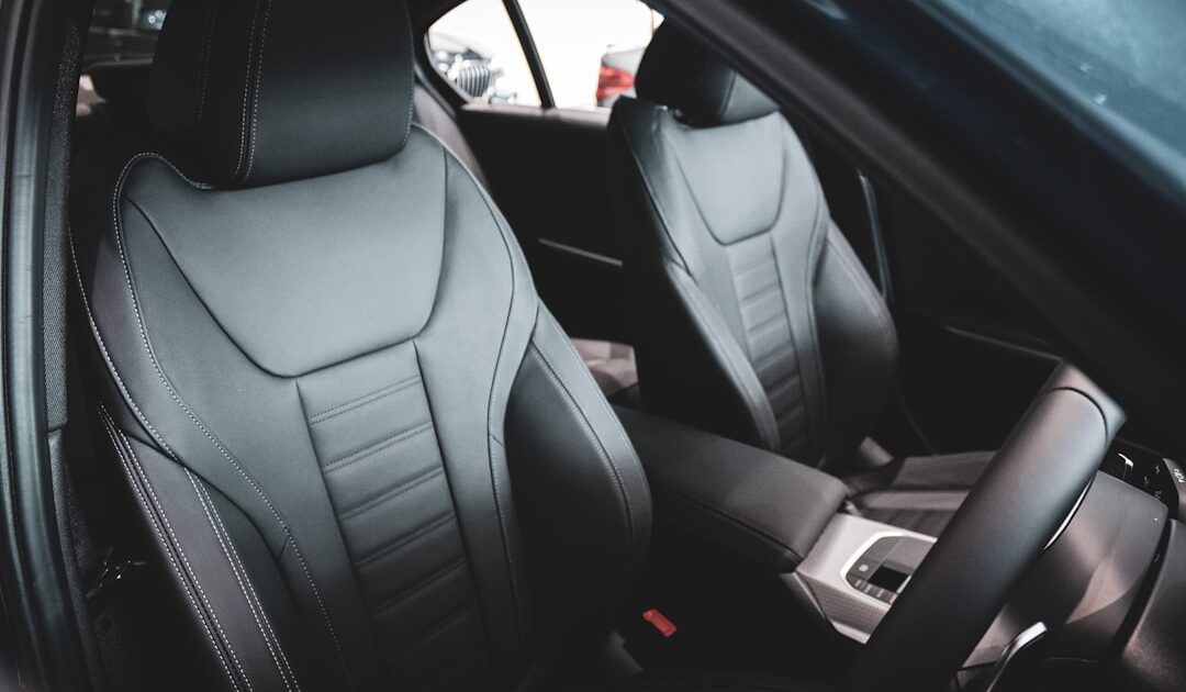50 % des sièges auto sont mal fixés : l’idée surprenante de Thule avec Apple CarPlay et Android Auto