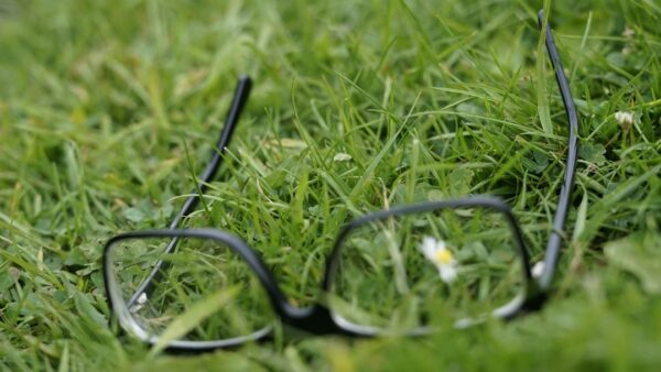 Lunettes connectées : suite à plusieurs plaintes pour harcèlement sexuel, la France lance une enquête
