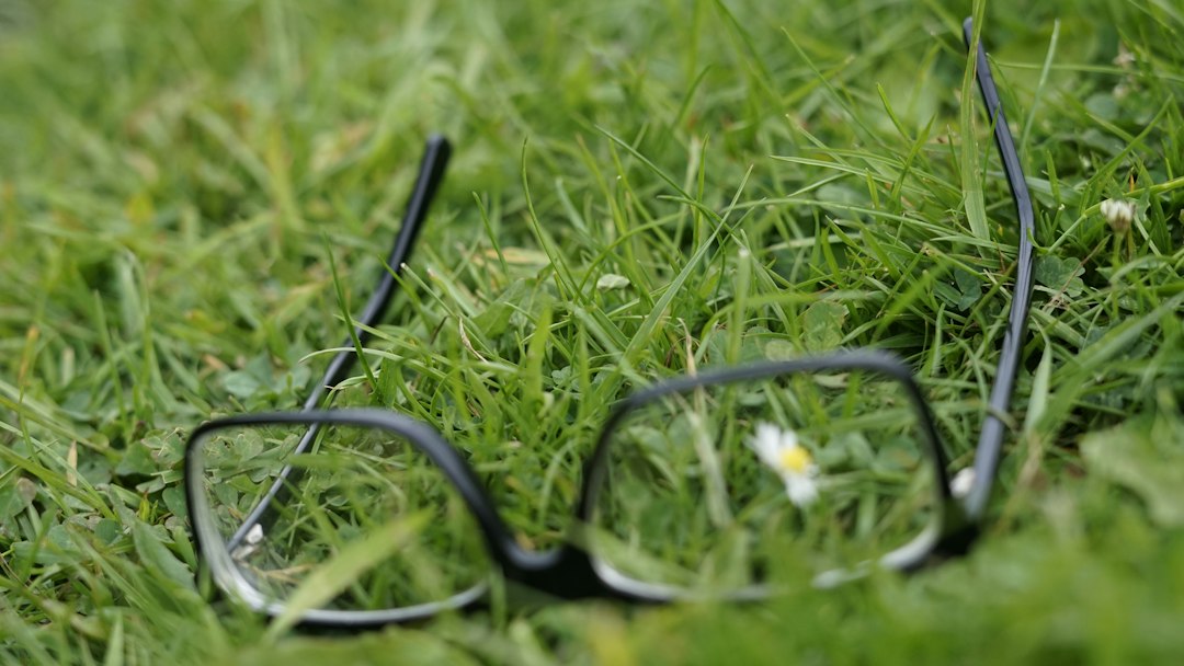 Lunettes connectées : suite à plusieurs plaintes pour harcèlement sexuel, la France lance une enquête