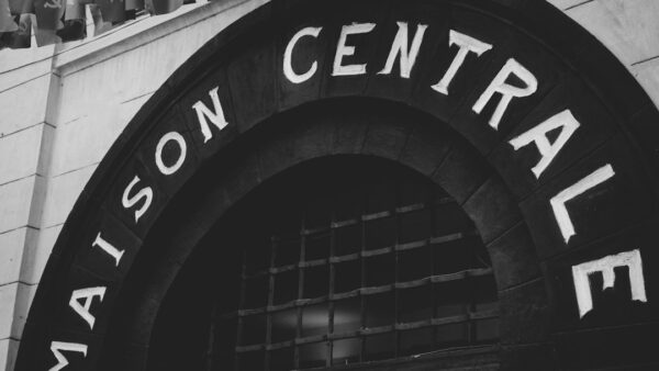 Major de promo à Centrale, elle dit non au CAC 40 et aux gros salaires : le parcours surprenant de cette jeune ingénieure en IA