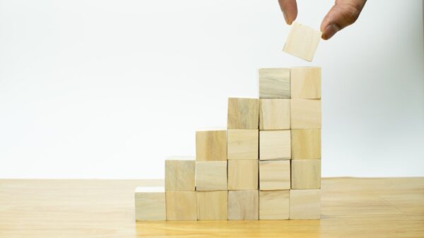 Économie : La stratégie en 4 étapes des millennials pour protéger leur carrière de l’IA