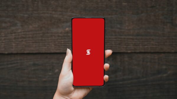 RED by SFR en 2026 : forfaits mobiles au meilleur rapport qualité-prix, box internet à la traîne. Notre avis complet