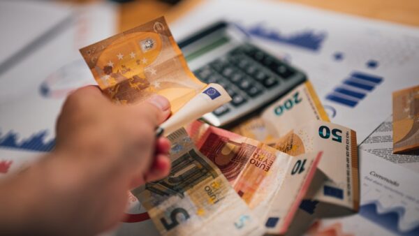 Arnaque au remboursement en cours : attention si vous êtes parti en vacances cet été