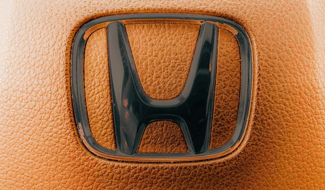 20 ans après son modèle mythique, Honda crée la surprise en dévoilant un tout nouveau VTT électrique au look inédit