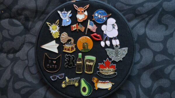 Vous avez trop de réunions ? Ce petit badge qui enregistre et résume vos réunions grâce à l’IA perd 51 € pour la rentrée