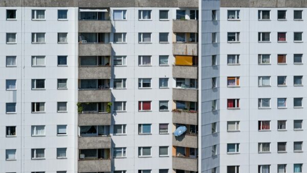 500 millions d’euros par an pour des logements sociaux dédiés aux jeunes : comment l’Allemagne renverse la logique française