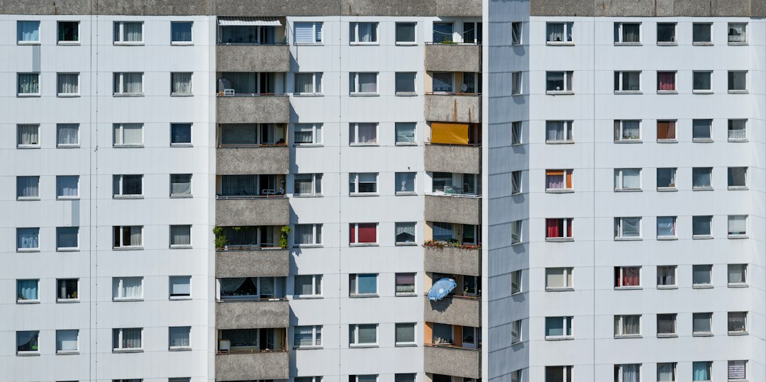 500 millions d’euros par an pour des logements sociaux dédiés aux jeunes : comment l’Allemagne renverse la logique française