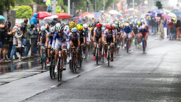 Cyclisme: l’Afghane Fariba Hashimi remporte la médaille d'argent des Jeux asiatiques au Japon