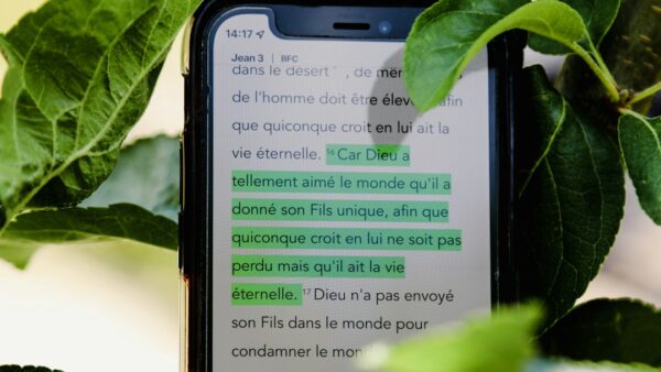 Petit, connecté et facile à installer : le vidéoprojecteur Nebula Capsule 3 avec son trépied est bradé à -140 €