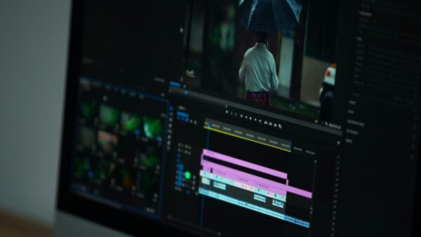 Montage 4K, multipiste et gratuit : Adobe Premiere arrive sur Android
