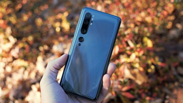 J’ai pris en main le Xiaomi 18 Pro Max : 500 mégapixels combinés, écran de confidentialité et écran arrière dopé