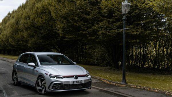 Volkswagen ID. Unyx 09 : la première berline allemande conçue par Xpeng s’affiche à 26 000 € en Chine