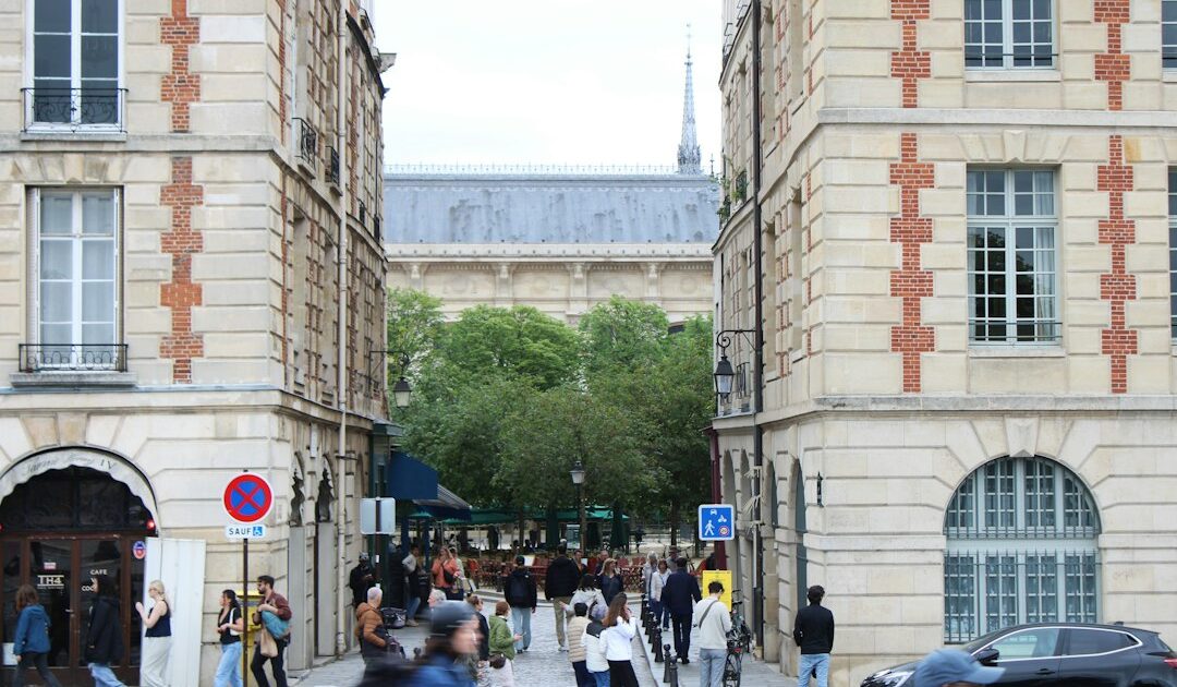 Jusqu&rsquo;à 1 055 € par mois aux étudiants et apprentis : le secret de l&rsquo;Australie pour aider les jeunes à se lancer dans la vie